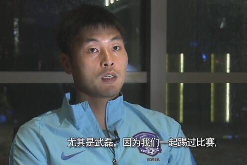 他认为洛塞尔索最适合莱万多夫斯基的。